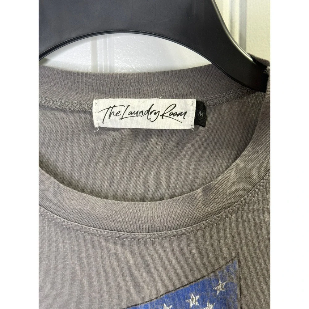 The Laundry Room Graphic Tee Size M Grey Like New USA Americana - Picture 2 of 4